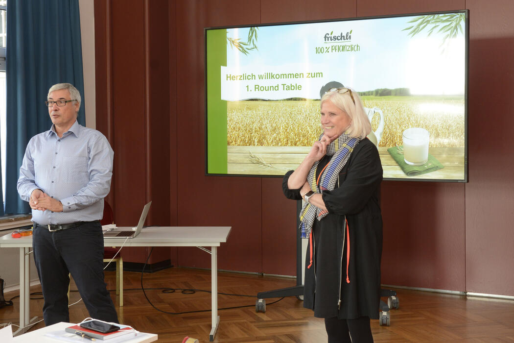 Nach der Begrüßung durch Kaja Schnell, Marketing-Managerin Foodservice, frischli Milchwerke, moderierte Christian Holz von culicons die Veranstaltung.