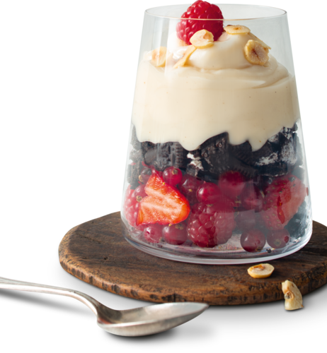 Hafervanille-Oreo-Trifle mit Beeren | frischli Foodservice
