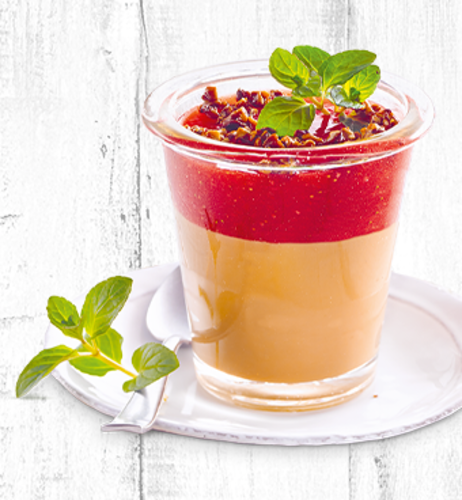 Karamell-Pudding „Sommertraum“ mit Erdbeer-Zitronengras-Püree