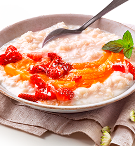 Süßkartoffel-Honig-Milchreis mit Erdbeeren & Kokos