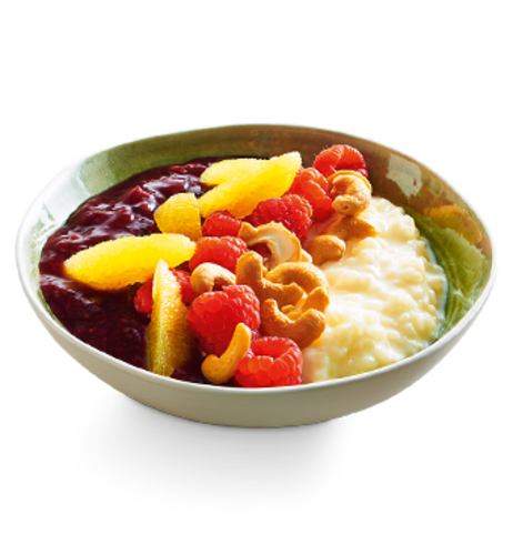 Fantasy Bowl mit Milchreis, Roter Grütze, Orangen & Himbeeren