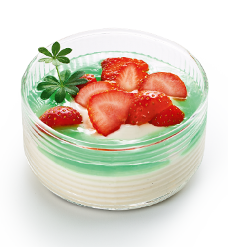 Fresh Fun Panna-Cotta-Pudding mit Waldmeister & Erdbeeren