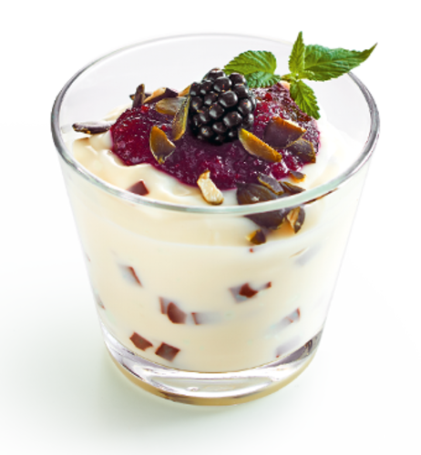 Pretty Temptation – Stracciatella-Creme mit Brombeer-Apfel-Sauce & Kürbiskernen