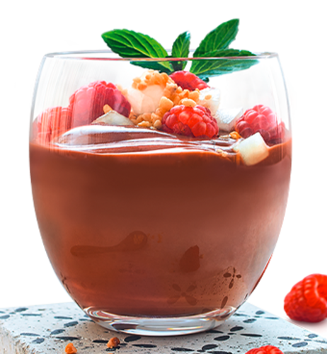 Chocolate Chic – Bio Milchpudding Schoko mit Melonen-Himbeer-Salat & karamellisierten Haselnüssen