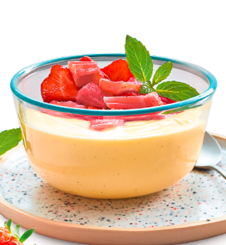 Rich Rhubarb Dessert – Vanillesauce mit karamellisiertem Rhabarber mit Tonkabohne & Erdbeeren