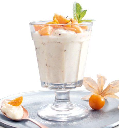 Golden Affair – Grießpudding mit Physalisspalten & geriebener Tonkabohne
