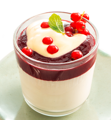 4704 Quark mit Johannisbeertopping & Bourbon-Vanille-Sauce